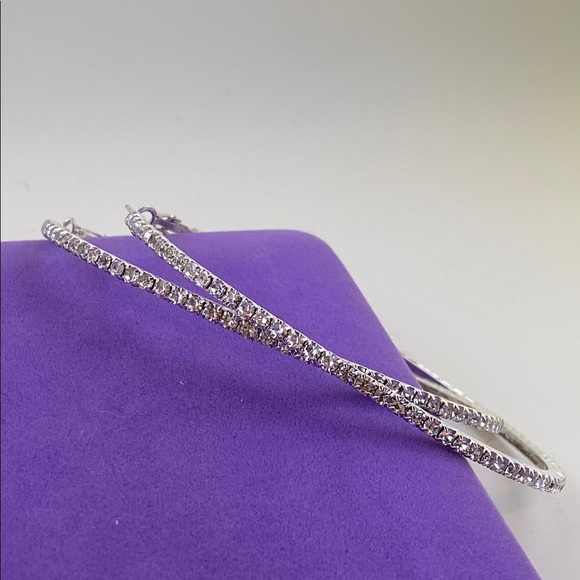💛 Elegant Big Silver Crystal Hoop Earrings - Picture 1 of 6